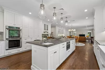 125 Stewart Rd, Millburn Twp., NJ 07078 - Photo 17