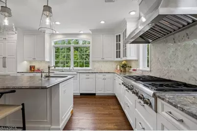 125 Stewart Rd, Millburn Twp., NJ 07078 - Photo 15