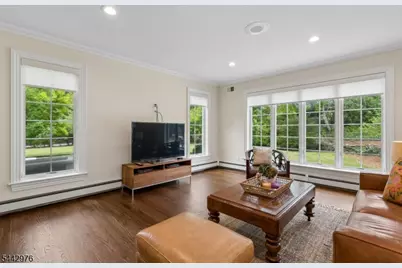 125 Stewart Rd, Millburn Twp., NJ 07078 - Photo 23
