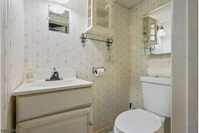 57 Ivanhoe Ter, Bloomfield, NJ 07003 - Photo 29