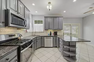 1316 Sassafras Ln, Monroe Township, NJ 08094 - Photo 13