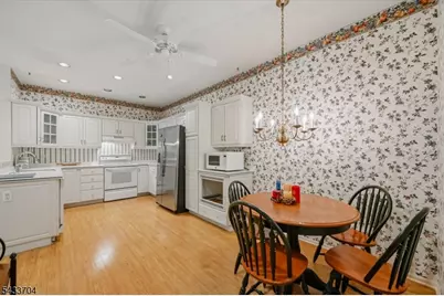 2 Richmond Road #302, West Milford, NJ 07480 - Photo 5