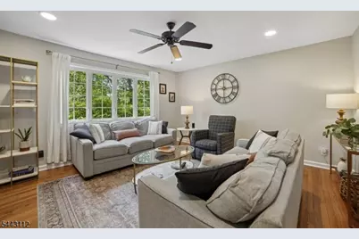 6 Cherry Ln, Caldwell, NJ 07006 - Photo 5
