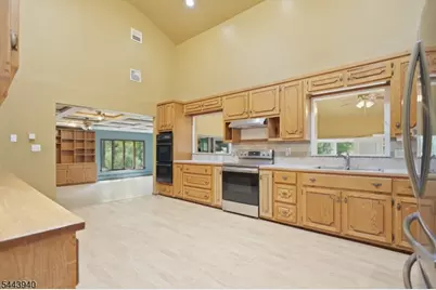 109 Fresh Ponds Rd, South Brunswick Township, NJ 08831 - Photo 11