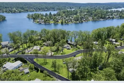 512 Lake Shore Dr, West Milford, NJ 07421 - Photo 3