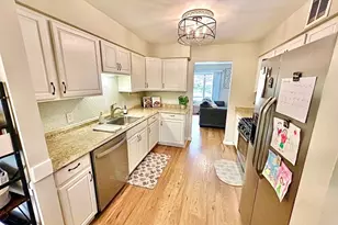 8 Plum Ct, Raritan Township, NJ 08822 - Photo 5