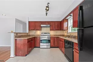 32 Cabot Way, Franklin Township, NJ 08823 - Photo 9