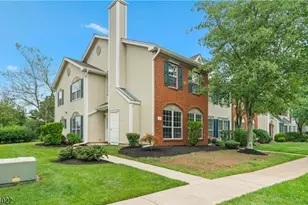 32 Cabot Way, Franklin Township, NJ 08823 - Photo 3