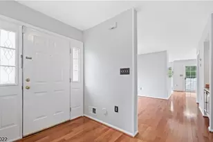 32 Cabot Way, Franklin Township, NJ 08823 - Photo 5