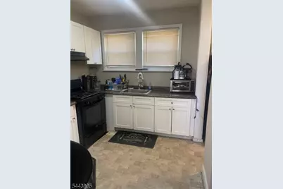 77 Wagner Pl, Irvington, NJ 07111 - Photo 7