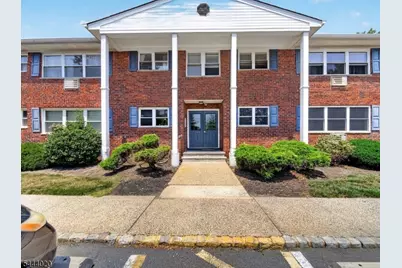 42-8 Woodedge Ave #8, Edison Twp., NJ 08817 - Photo 1