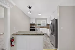 42-8 Woodedge Ave, Edison Twp., NJ 08817 - Photo 5