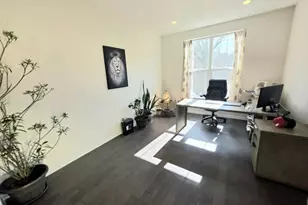 27 Wisteria Ct, Monroe Township, NJ 08831 - Photo 11