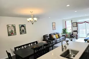 27 Wisteria Ct, Monroe Township, NJ 08831 - Photo 7