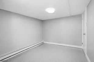19 Komorn St, Newark, NJ 07105 - Photo 27