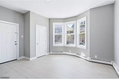 19 Komorn St, Newark, NJ 07105 - Photo 7