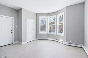 19 Komorn St, Newark, NJ 07105 - Photo 7
