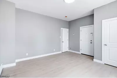 19 Komorn St, Newark, NJ 07105 - Photo 17
