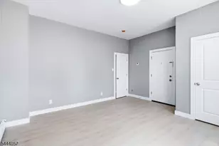 19 Komorn St, Newark, NJ 07105 - Photo 17