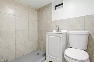 19 Komorn St, Newark, NJ 07105 - Photo 29