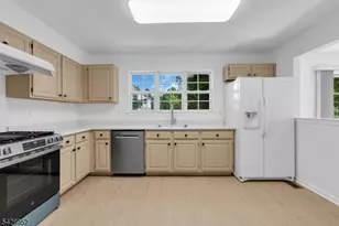 4 Leigh Rd, Hillsborough Township, NJ 08844 - Photo 15