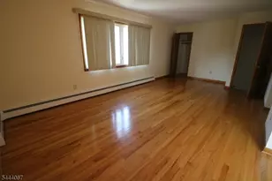 34 Hilton St, Belleville, NJ 07109 - Photo 9