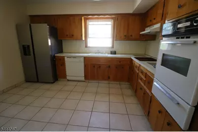 34 Hilton St, Belleville, NJ 07109 - Photo 11