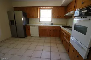 34 Hilton St, Belleville, NJ 07109 - Photo 11