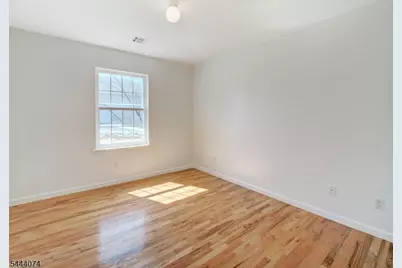 627 Hunterdon St, Newark, NJ 07108 - Photo 9