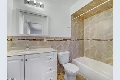 627 Hunterdon St, Newark, NJ 07108 - Photo 17