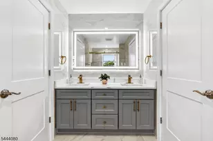 1395A Washington Valley Rd, Bridgewater, NJ 08807 - Photo 25