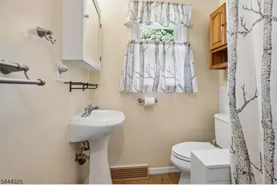 1009 Lakeside Drive East, Vernon, NJ 07422 - Photo 23