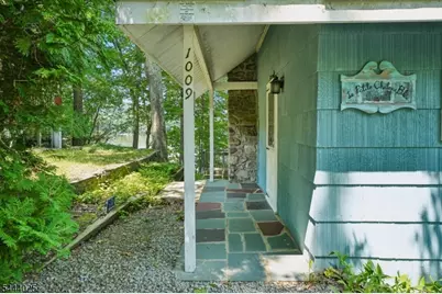 1009 Lakeside Drive East, Vernon, NJ 07422 - Photo 3