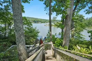 1009 Lakeside Dr E, Vernon, NJ 07422 - Photo 27