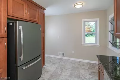 4 Park Ln, Franklin Township, NJ 08540 - Photo 13
