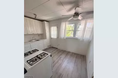 40-42 Moffett St, Woodbridge Township, NJ 08863 - Photo 5