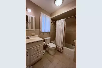 1919B Stonegate Ln, Stanhope, NJ 07874 - Photo 7