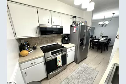 666 Mill St #C4, Belleville Twp., NJ 07109 - Photo 15