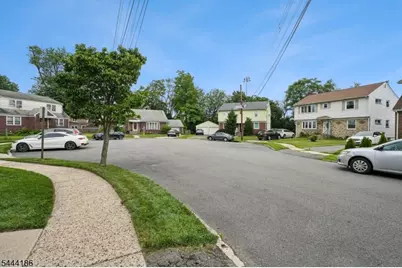 15 Wright Ct #2, Bloomfield, NJ 07003 - Photo 11