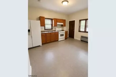 138 E Jersey St #1, Elizabeth, NJ 07206 - Photo 9