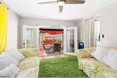 129 S Munn Ave, East Orange, NJ 07018 - Photo 5