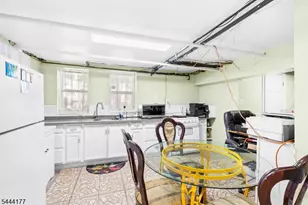 129 S Munn Ave, East Orange, NJ 07018 - Photo 23