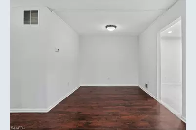 33 Seton Hall Dr, Newark, NJ 07103 - Photo 5