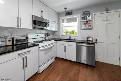 48 Sanford Ave, Belleville, NJ 07109 - Photo 9