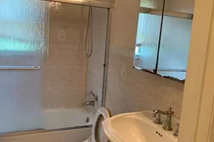 118 Fairfield Dr, Paramus, NJ 07652 - Photo 3