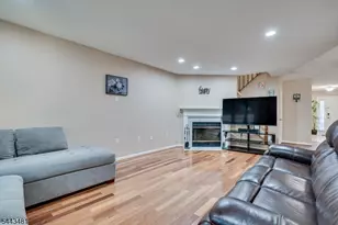 47 Sapphire Ln, Franklin Township, NJ 08823 - Photo 5