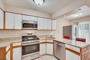 47 Sapphire Ln, Franklin Township, NJ 08823 - Photo 7