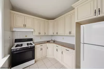 290 Ogden St #3B, Orange, NJ 07050 - Photo 5