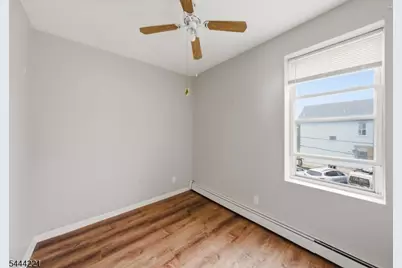 290 Ogden St, Orange, NJ 07050 - Photo 5
