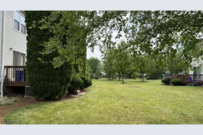 12 Ashley Ct, Franklin Township, NJ 08873 - Photo 5